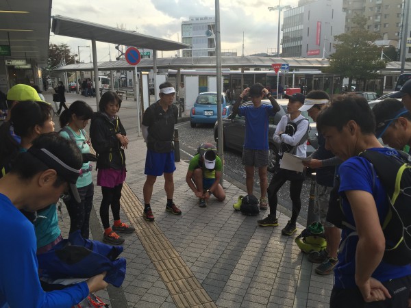 逗子駅前に集合して、スタッフ＆参加者の自己紹介してからスタート。