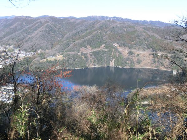 津久井湖と高尾山、城山