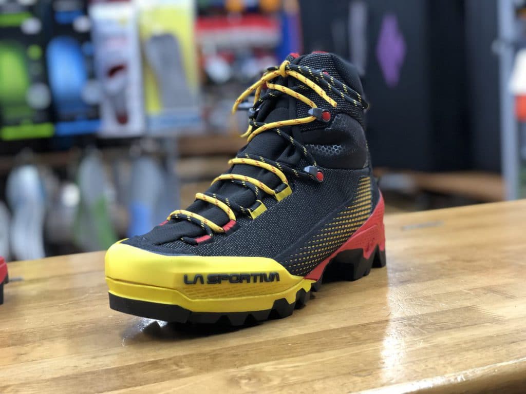 スポルティバ LA SPORTIVA エクイリビウム ST GTX ウーマン38-