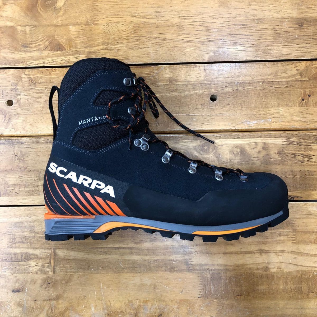 美品スカルパSCARPA マンタテックGTX EU44 冬用登山靴-