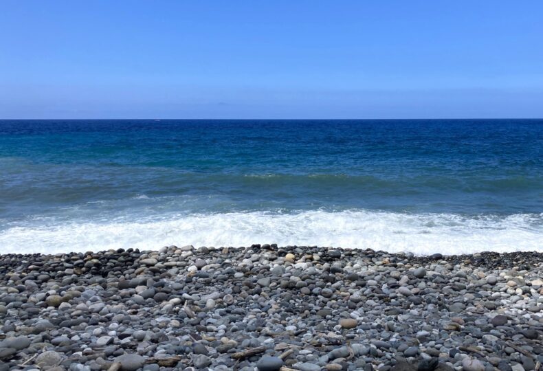 栂海新道ゴール地点の日本海