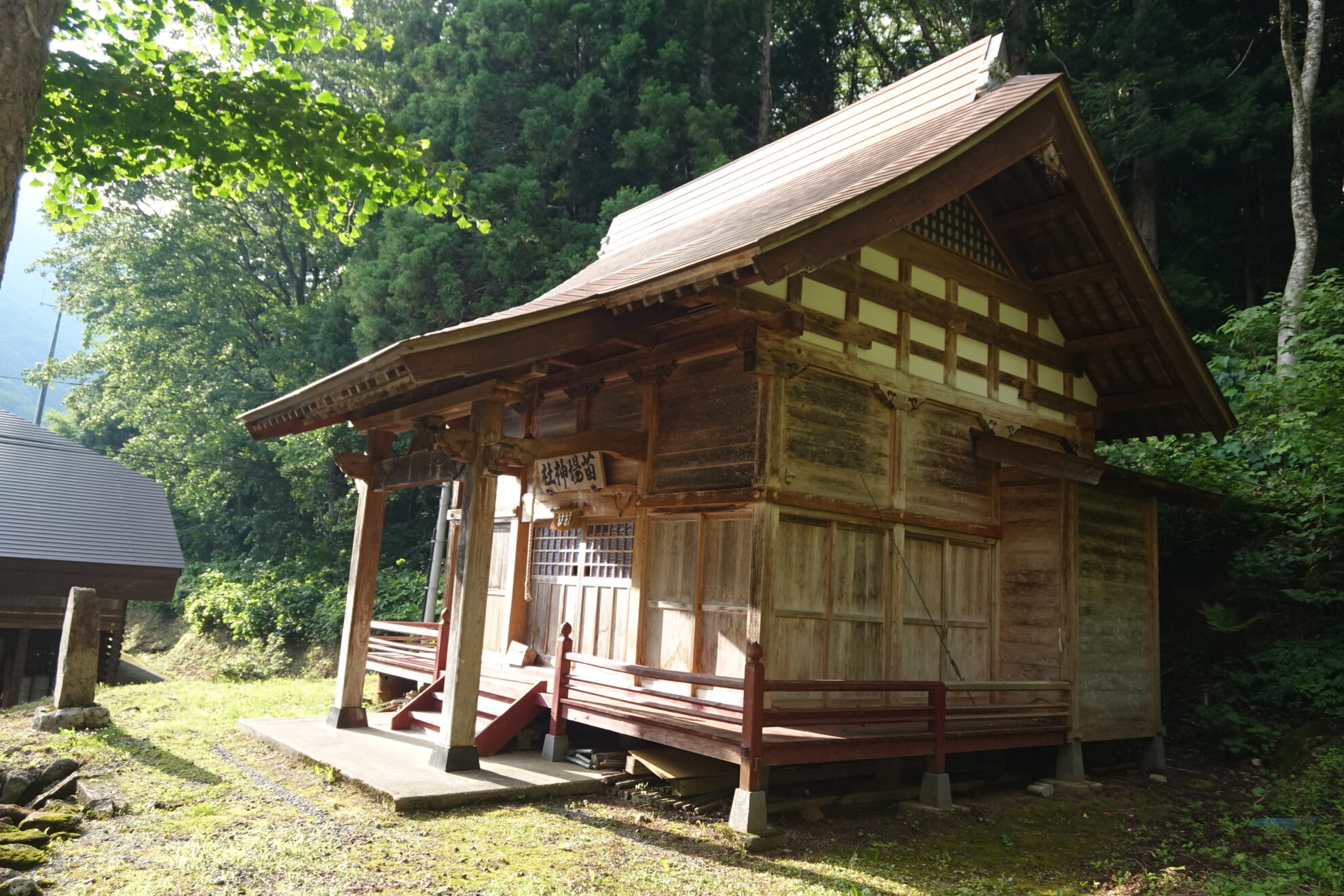 信越トレイル苗場神社
