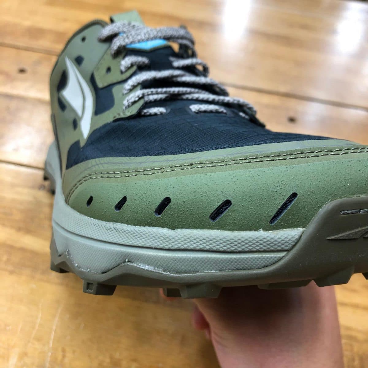 高い完成度を維持し続ける人気トレランシューズ！ALTRA「LONEPEAK6」 – 登山用品専門店カモシカブログ